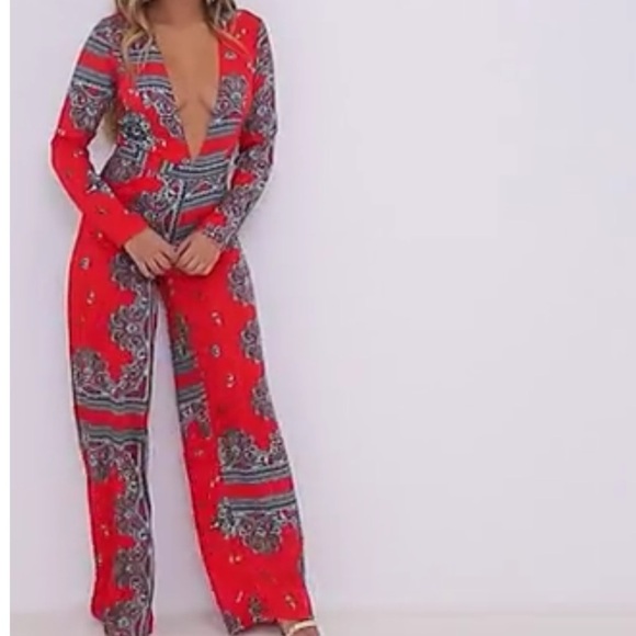 Red Scarf Print Long Sleeve Plunge Jumpsuit Sz 4 Women - Picture 4 of 10
